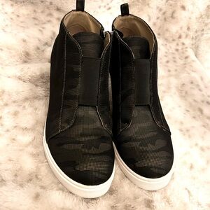 LINEA PAOLO | Felicia Camo Wedge | Size 8 1/2 | Worn TWICE!!!